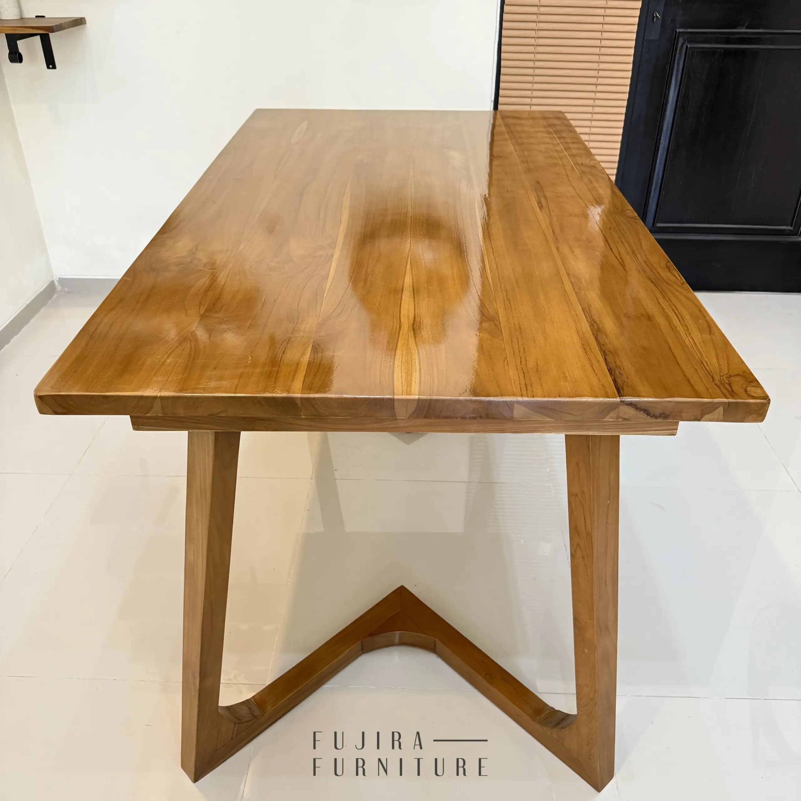 Meja Makan Kaki V Grade A Kayu Jati 140 cm